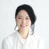 May Okita (メイ・オキタ) 精神科医&シンガー
