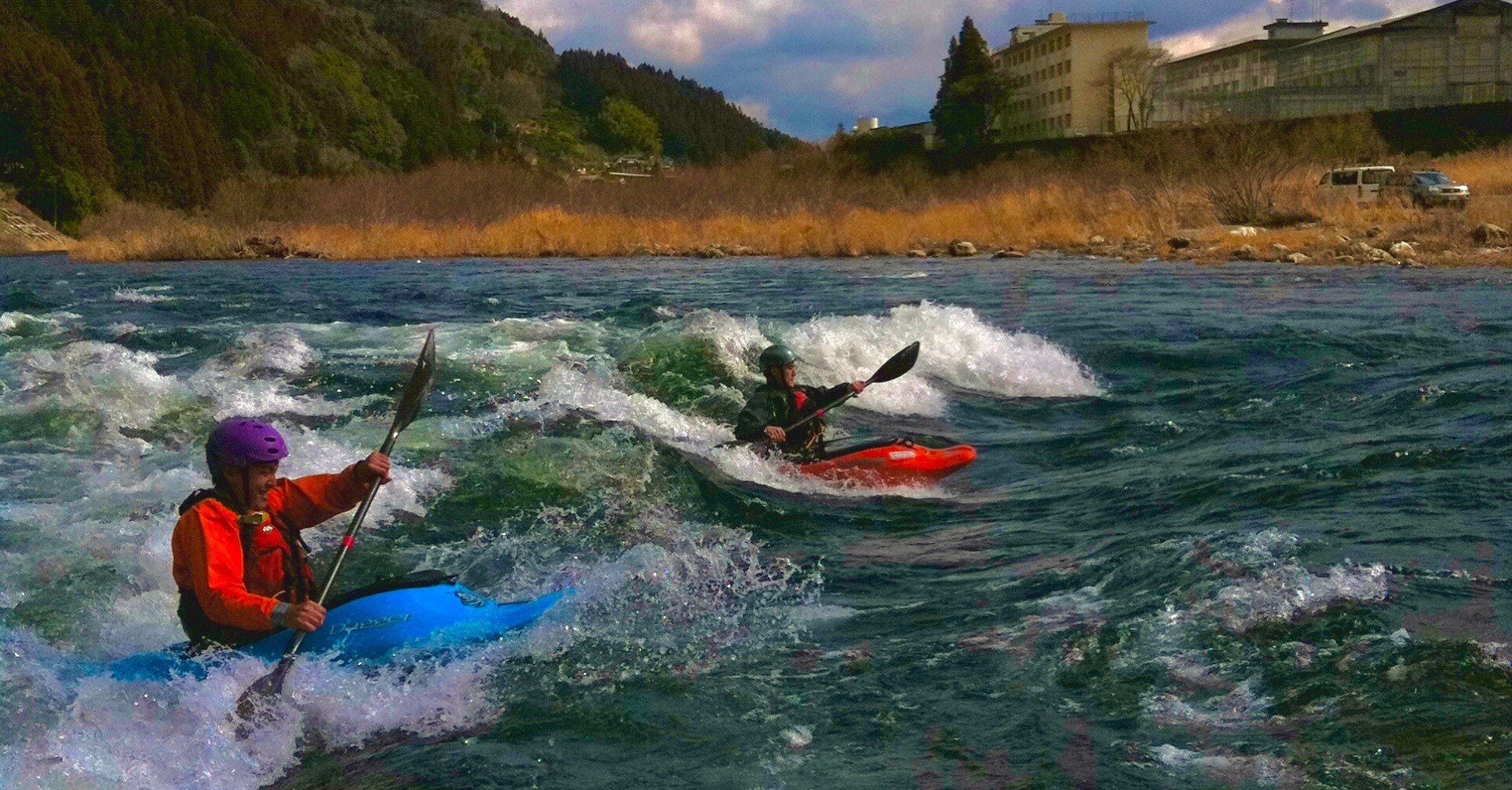 フリースタイルカヤックで楽しむリバーサーフィンのススメ｜安永翔太