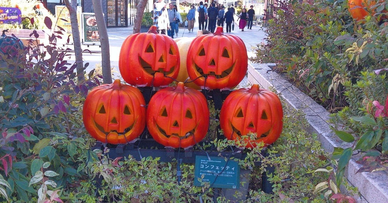 ハロウィン天使も化ける夜の顔|やどかり