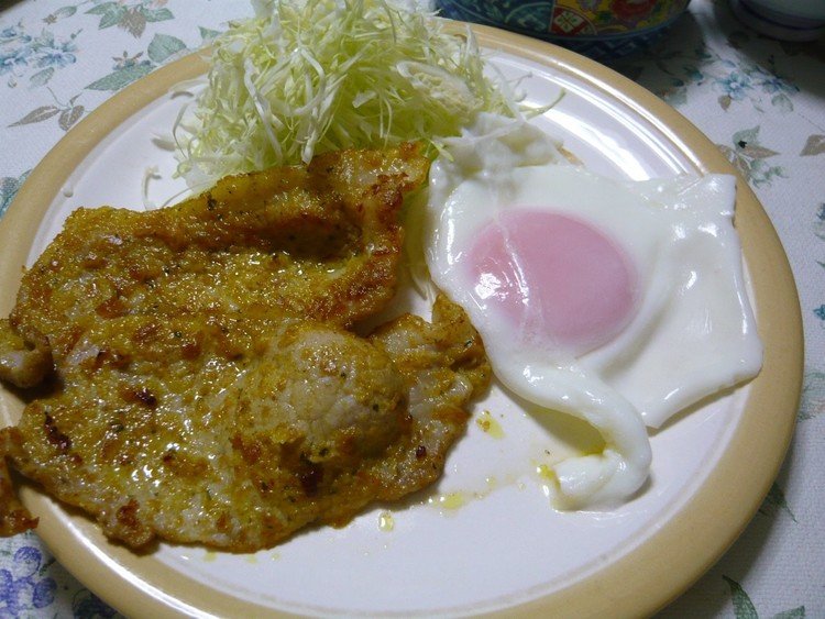 今日の晩御飯は豚肉のパン粉焼きカレー風味！！