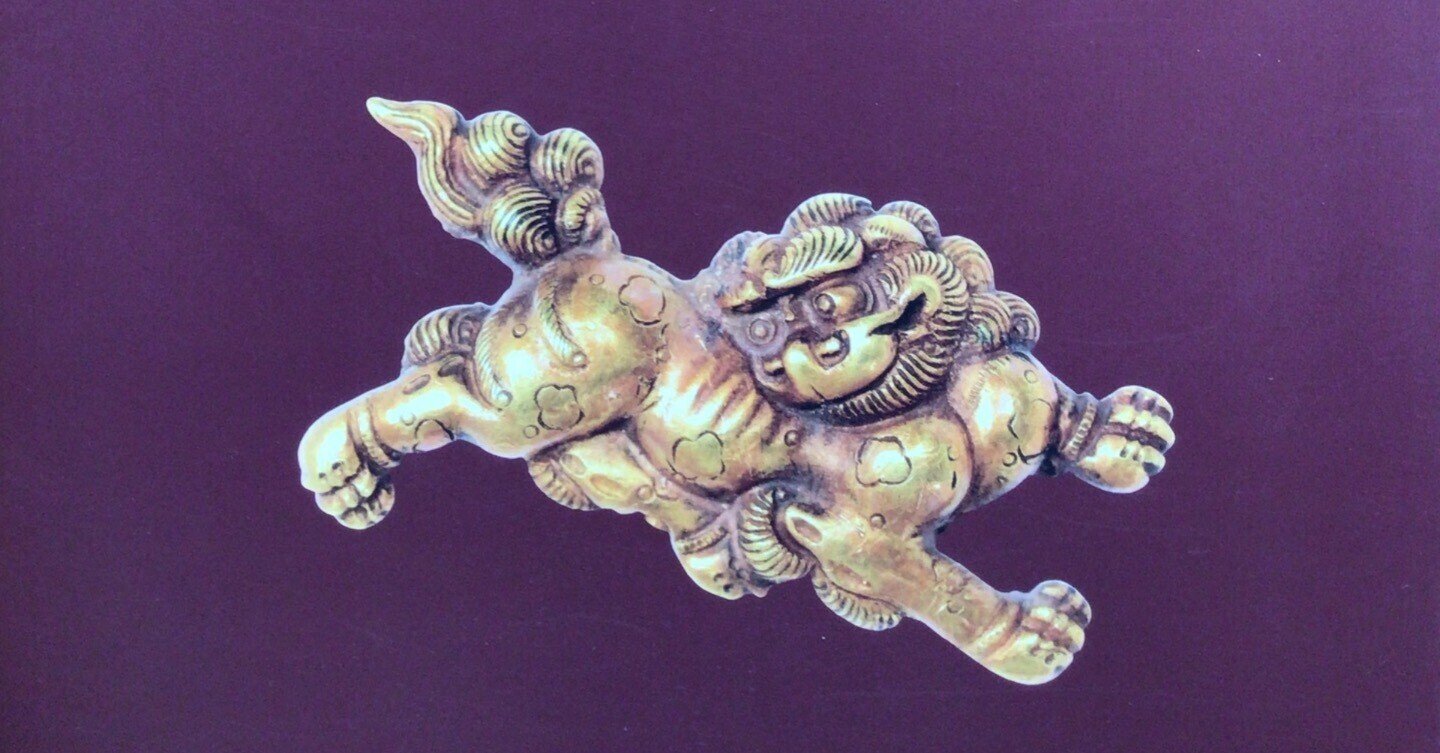 刀装具 #2517 新入荷】 （目貫） 迫力の二疋獅子図 金色絵目貫
