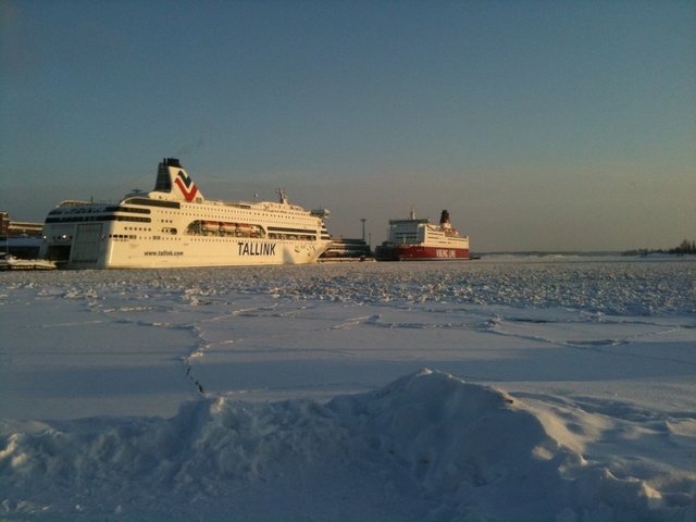 2011・１月 Helsinki　凍る海。