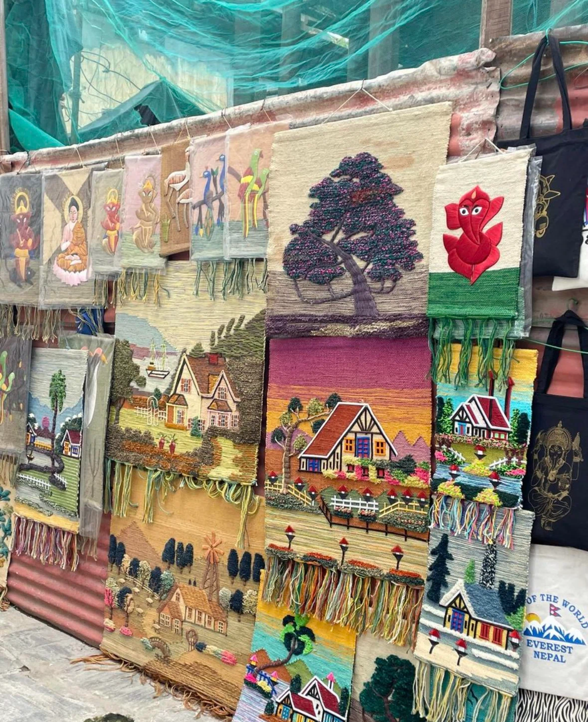 🇳🇵ネパール・カトマンズ⭐️オススメお土産🖼色鮮やか刺繍