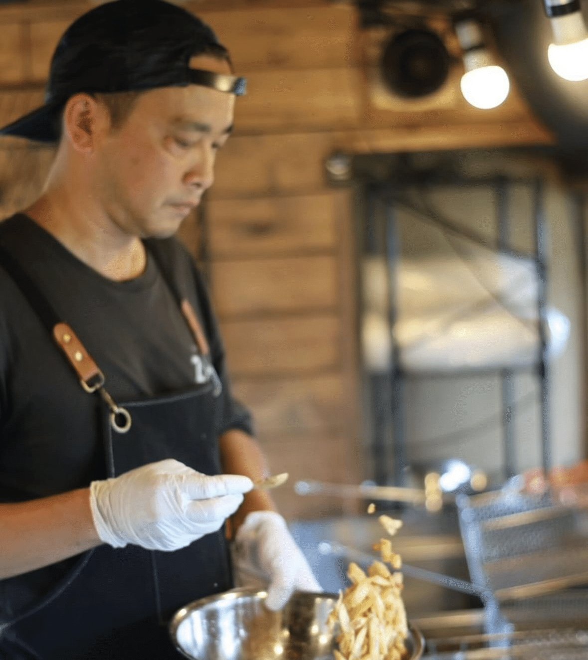 日本一のフライドポテト専門店”zzz365”のブランドソングを作らせ