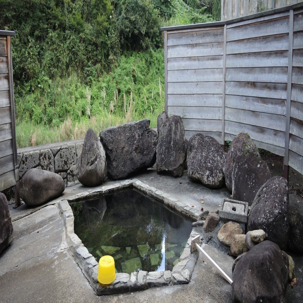 湯屋 混浴】会津西山温泉 滝の湯（福島県）その1｜トモ♨