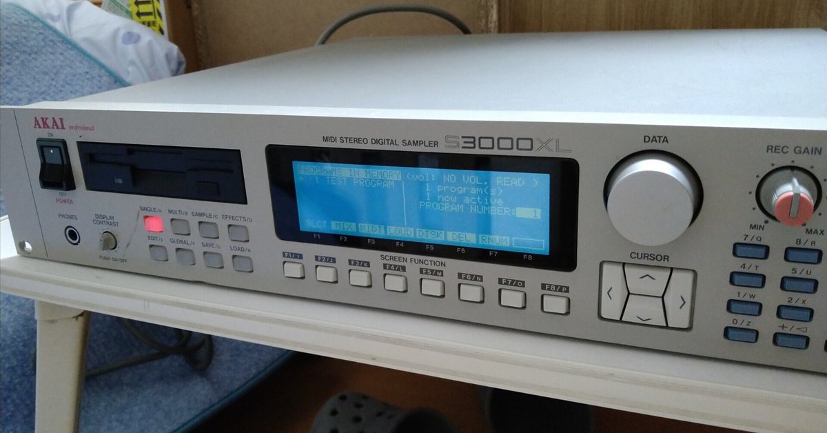 Akai S3000XL（サンプラー）について調べている｜真城亜