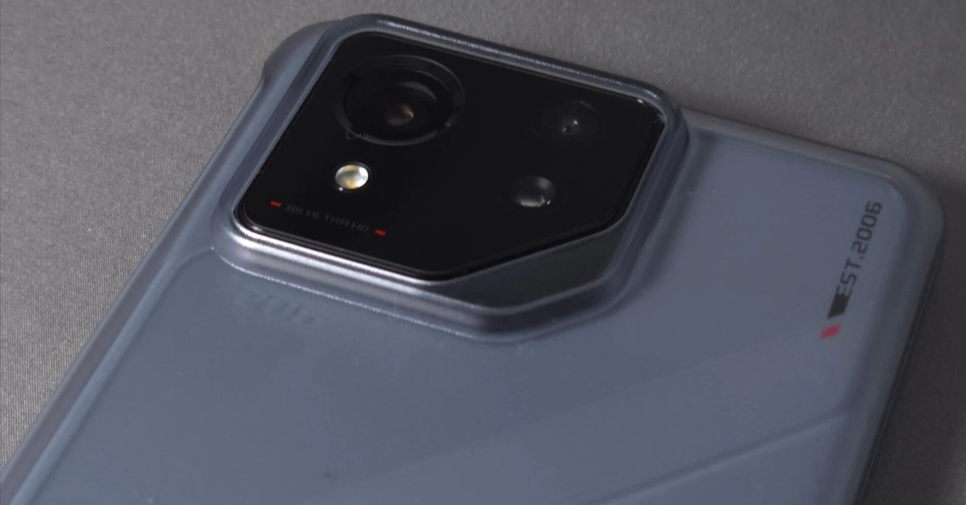 ROG Phone 8をレビュー|初めてのゲーミングスマホはカメラもけっこう