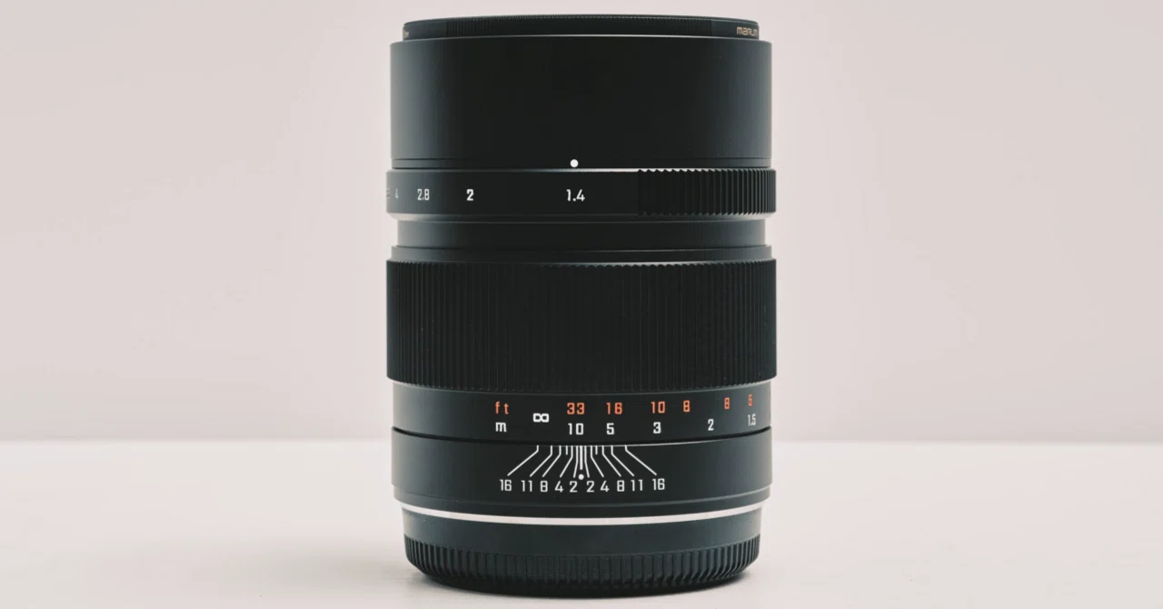 レンズ(単焦点) mitakon 65mm f1.4 Amazon.co.jp: Mitakon Zhongyi Speedmaster 65mm f/1.4 レンズ 富士