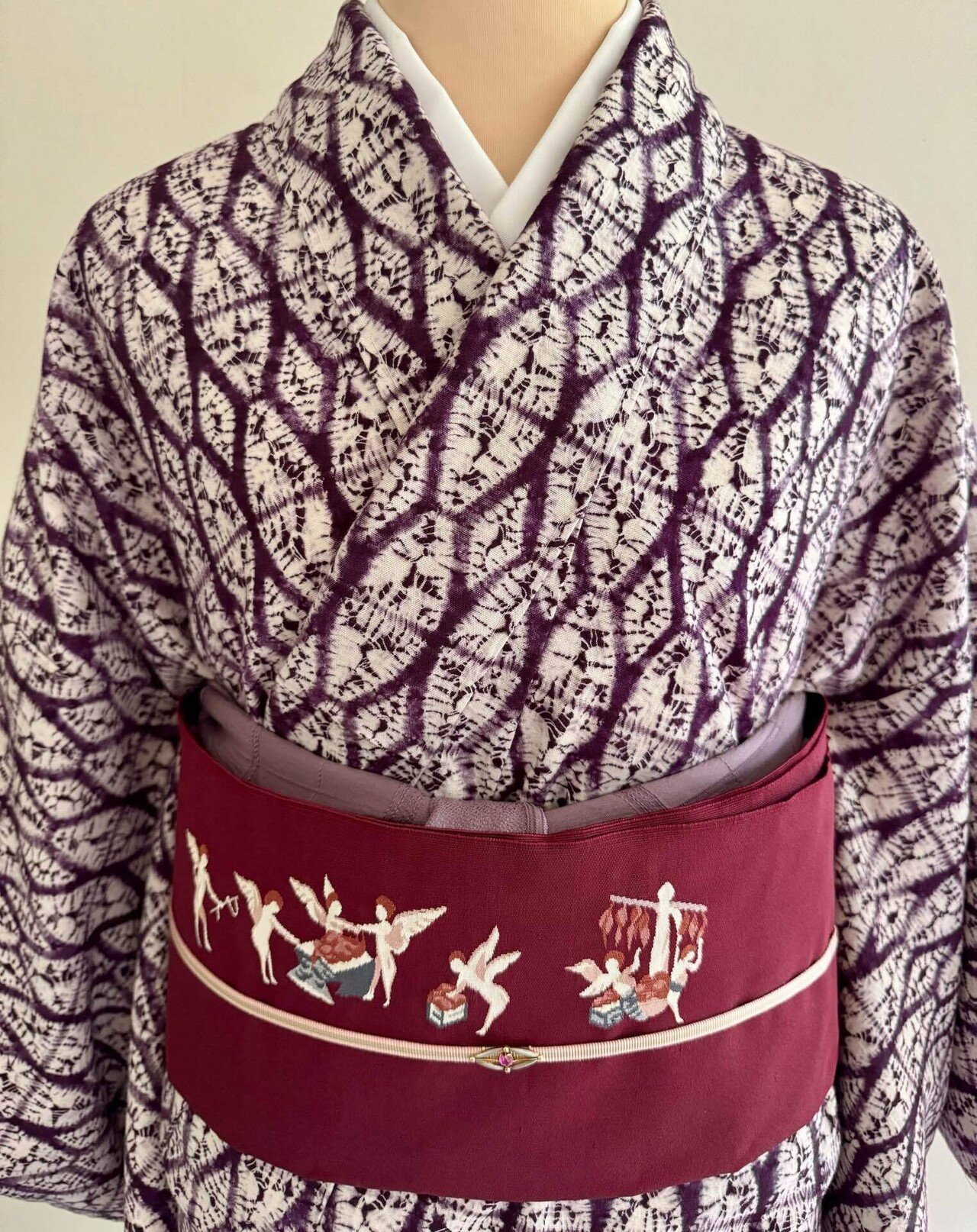 新品 紫根染め 絞り 着物“染め美しく小紋を愛でる”仕付け糸付