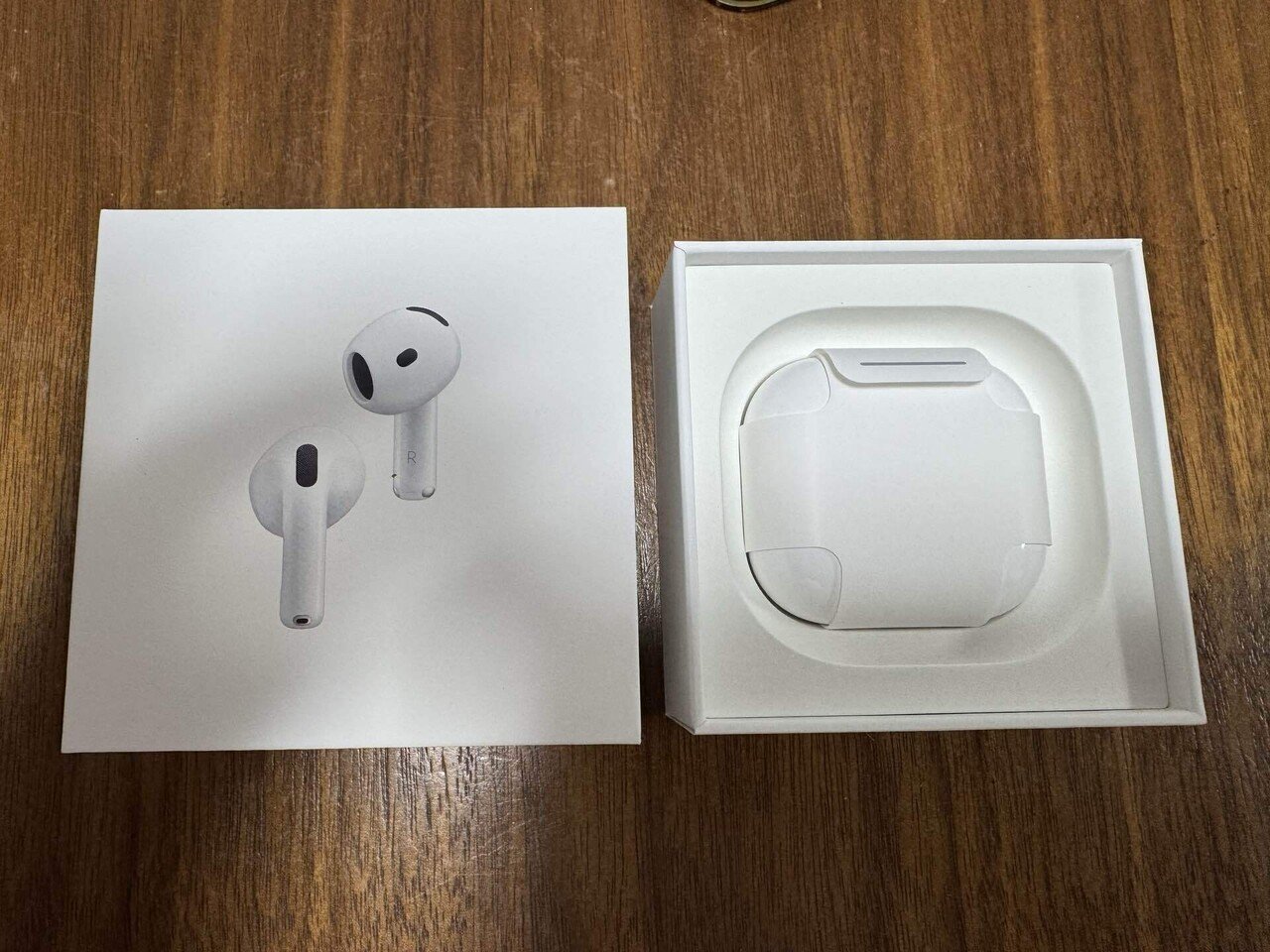 だいぶ遅れてしまいましたが、AirPods4を購入して約1ヶ月以上