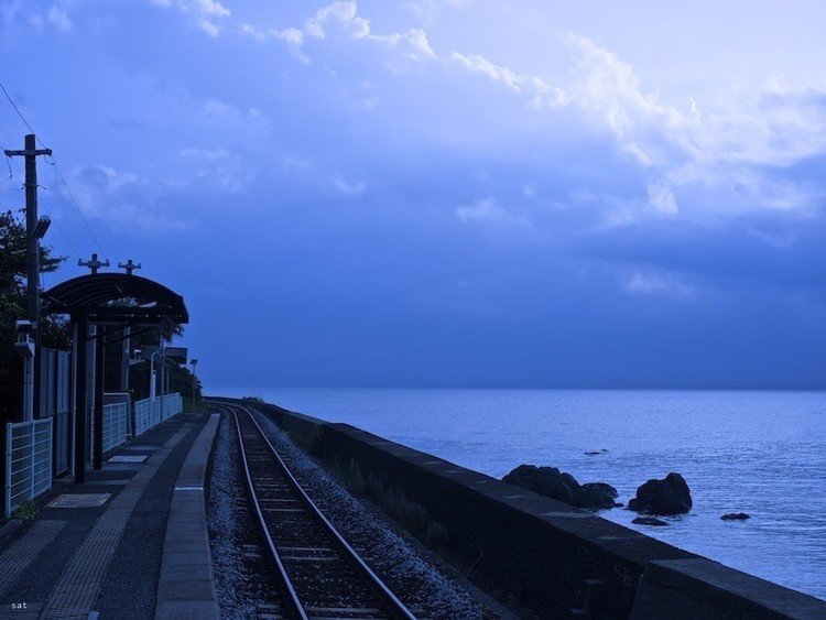 海辺の線路