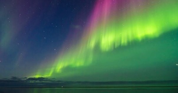 オーロラで丸焦げになる2つのマゼラン雲 | やる時はやりまっせ！