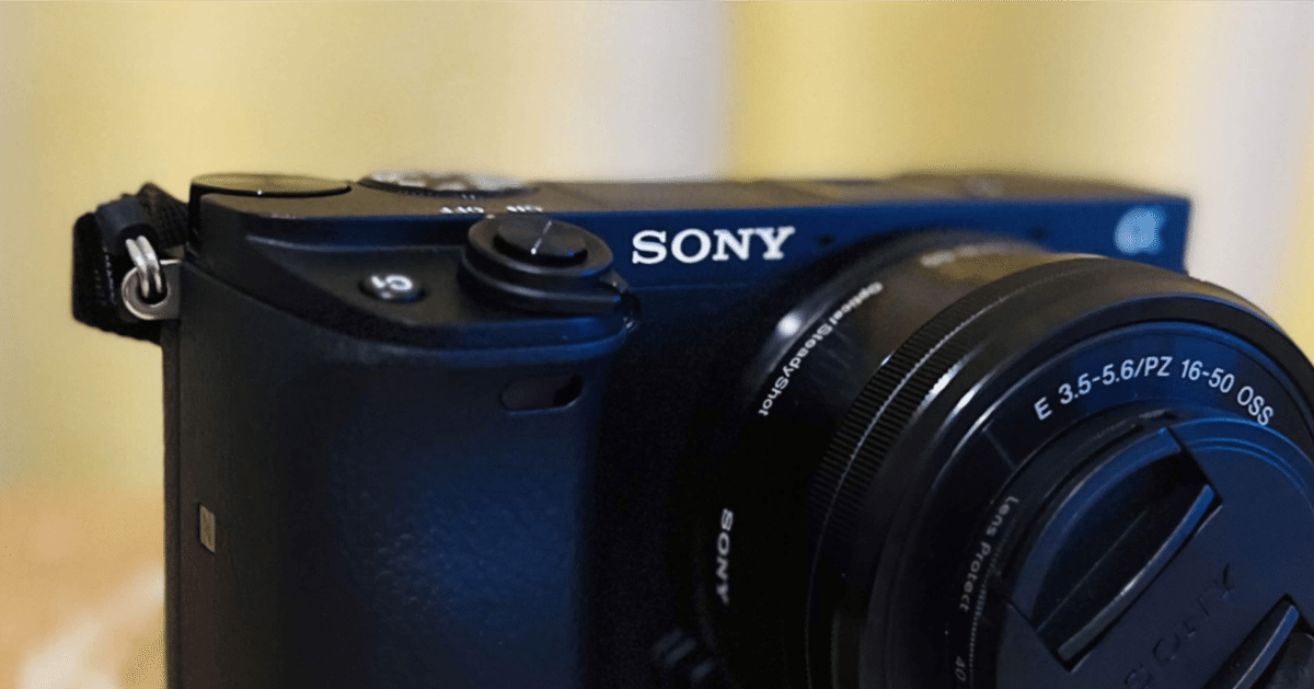 SONYα6400ボディとSONY E20mmF2.8単焦点レンズセット（ボディ
