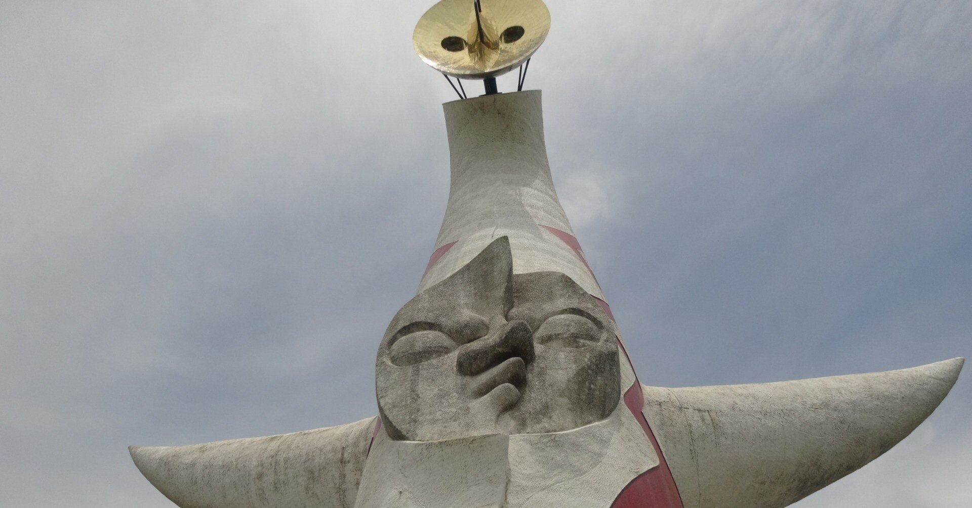 365日色の話 岡本太郎の「太陽の塔」訪ねる旅。大阪万博近づいてき