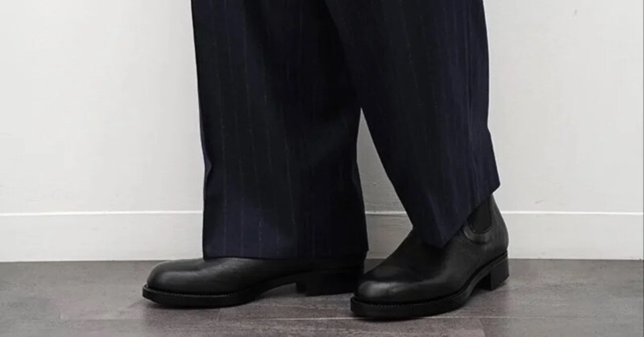 新型サイドゴアブーツ。【forme フォルメ】ALBERT Buffalo calf 