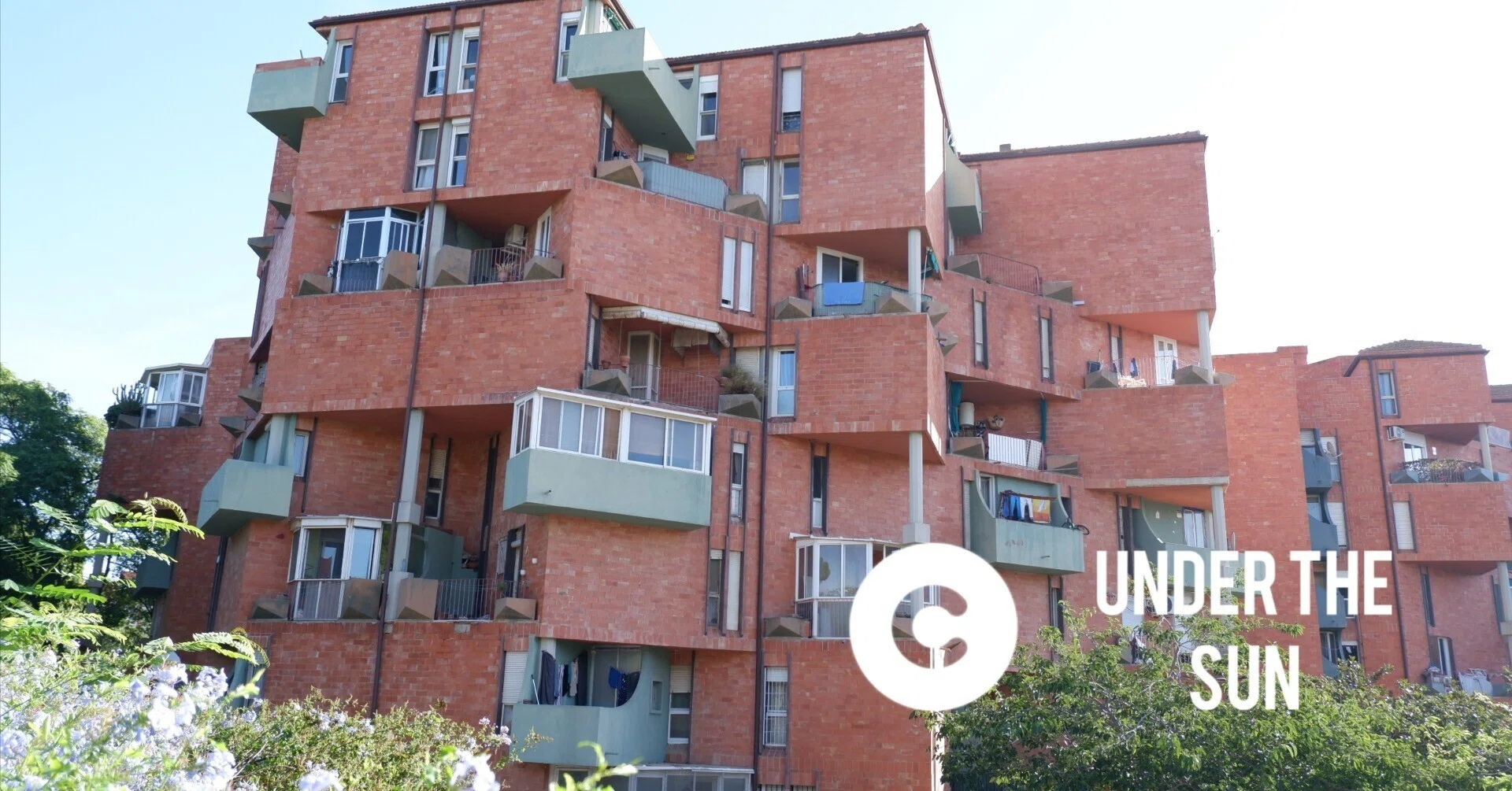 数々のMVに登場、リカルド・ボフィルの昭和レトロで奇抜な建築｜Under