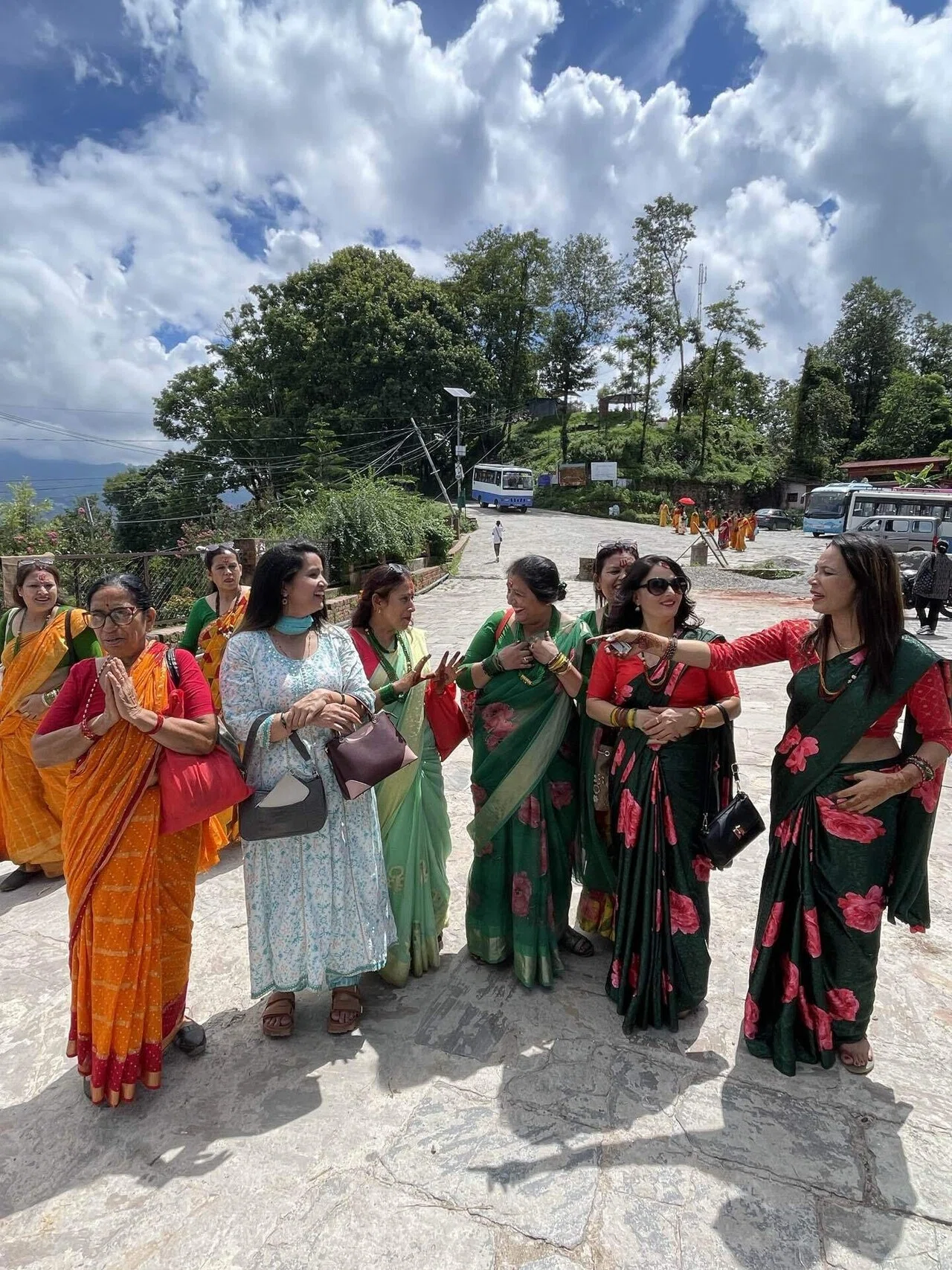 🇳🇵Nepal・ナガルコット💃ネパール民族衣装と笑顔が素晴らしい🛕3世紀