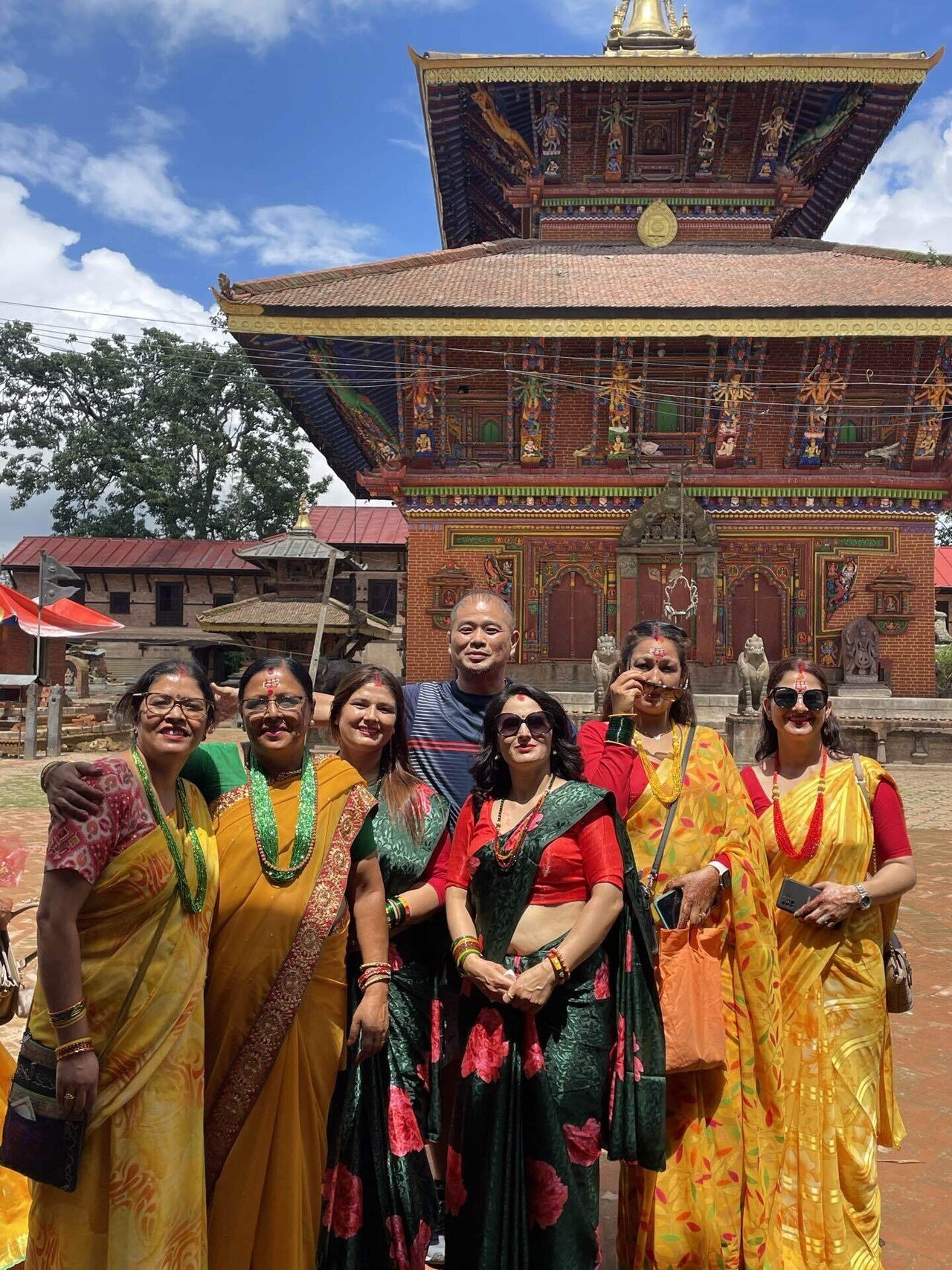 🇳🇵Nepal・ナガルコット💃ネパール民族衣装と笑顔が素晴らしい🛕3世紀