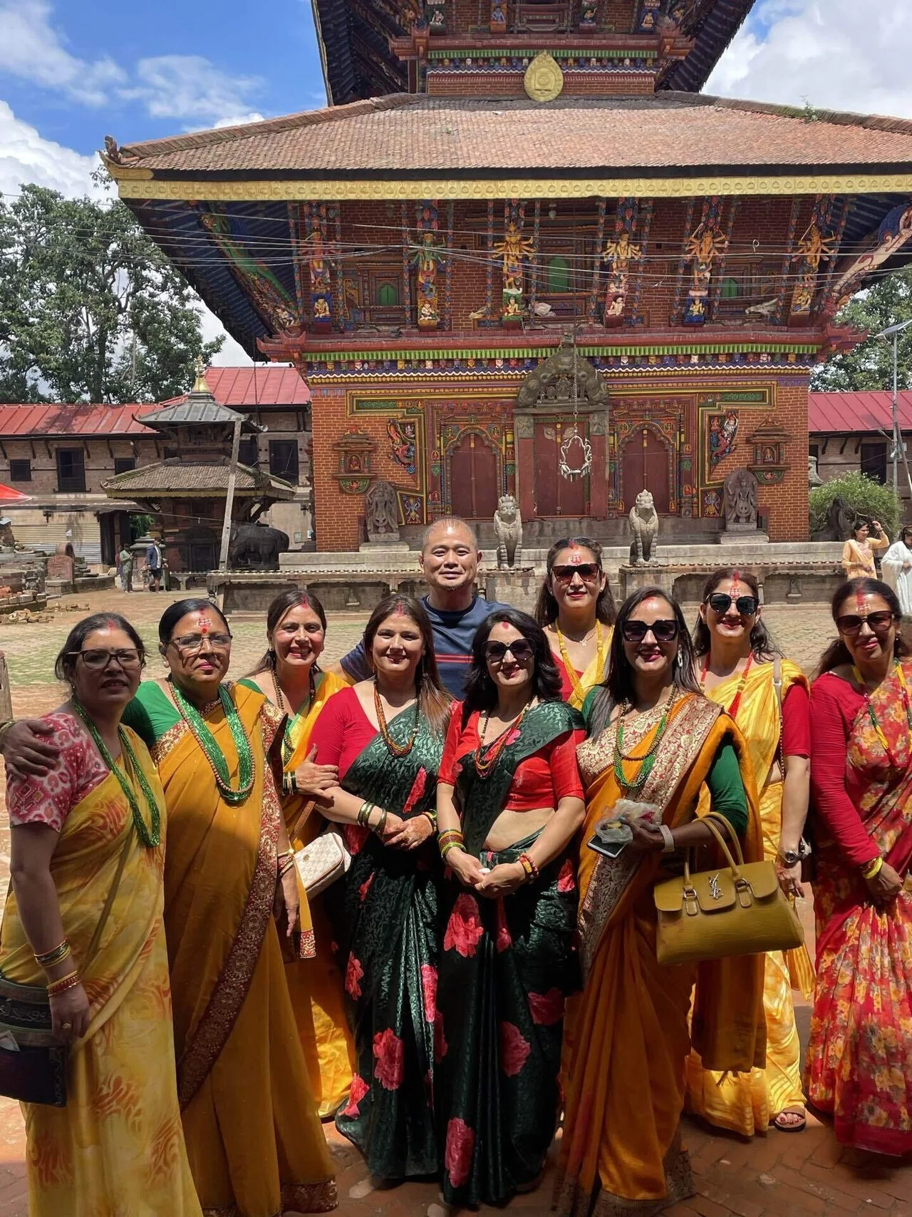 🇳🇵Nepal・ナガルコット💃ネパール民族衣装と笑顔が素晴らしい🛕3世紀