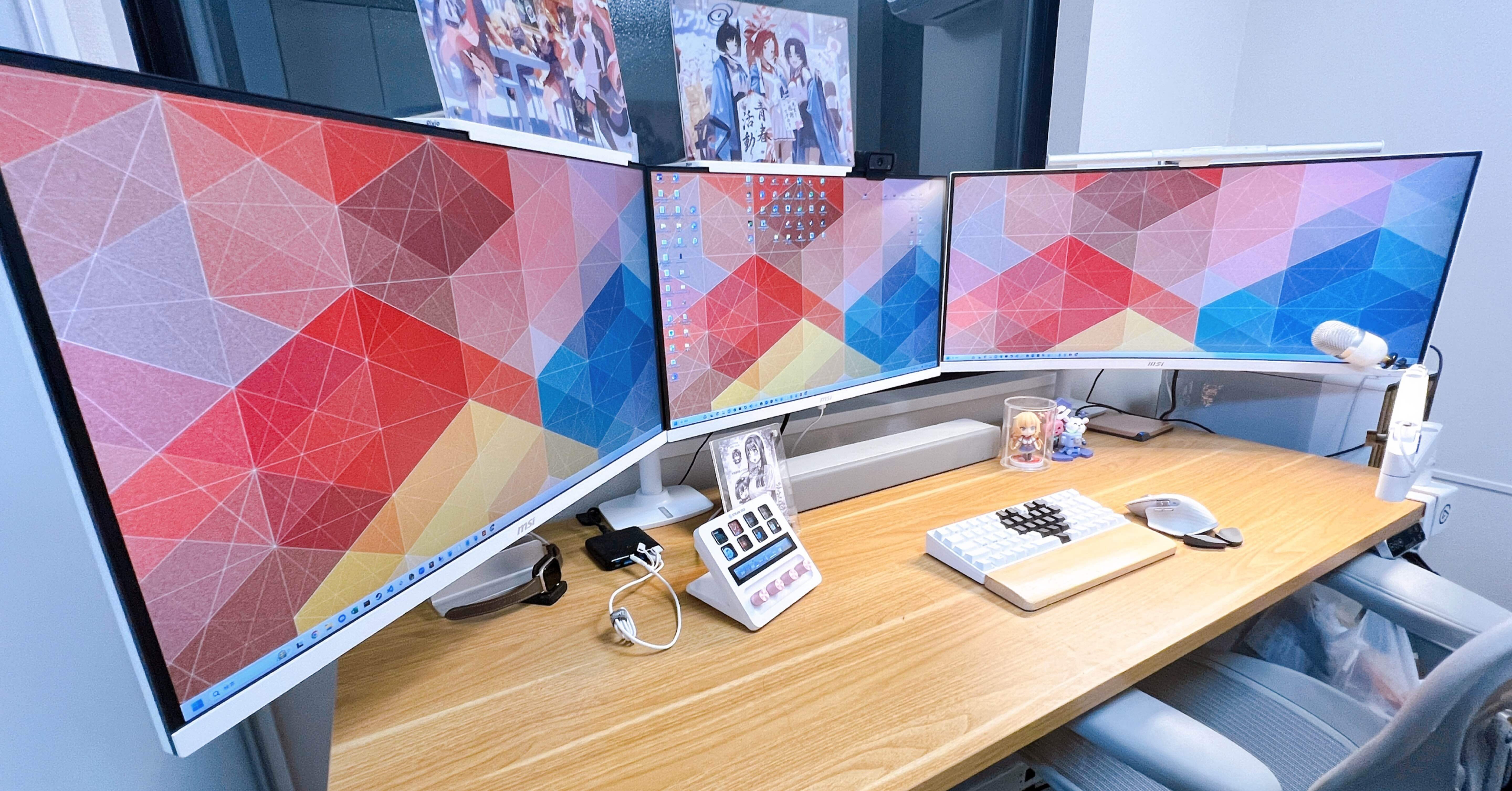 最新版デスクツアー2024/11月:白デスクを目指して、まるごと買い替えて