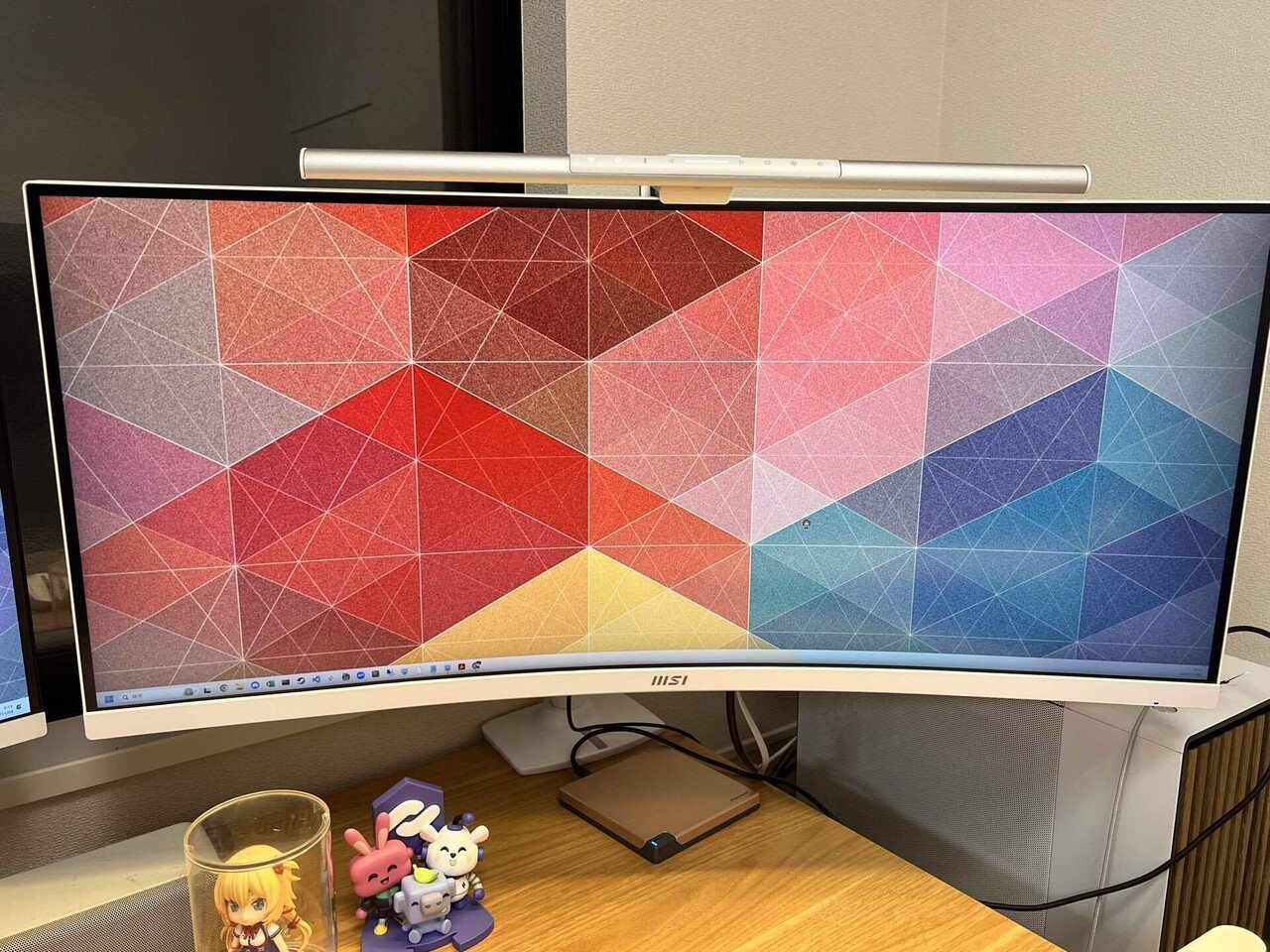 最新版デスクツアー2024/11月:白デスクを目指して、まるごと買い替えて