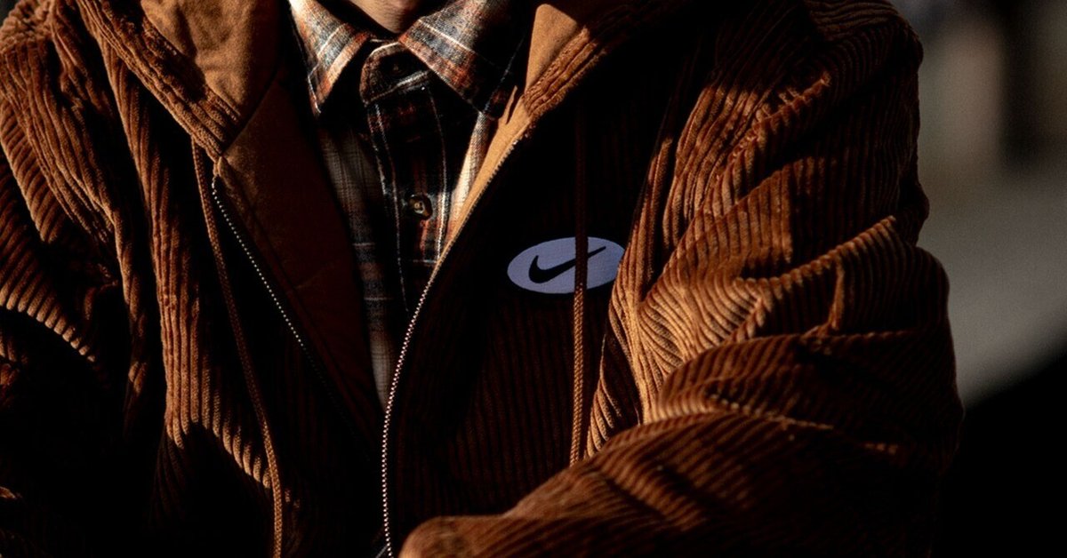 秋の光には、NIKE SBのコーデュロイの服。｜HI5
