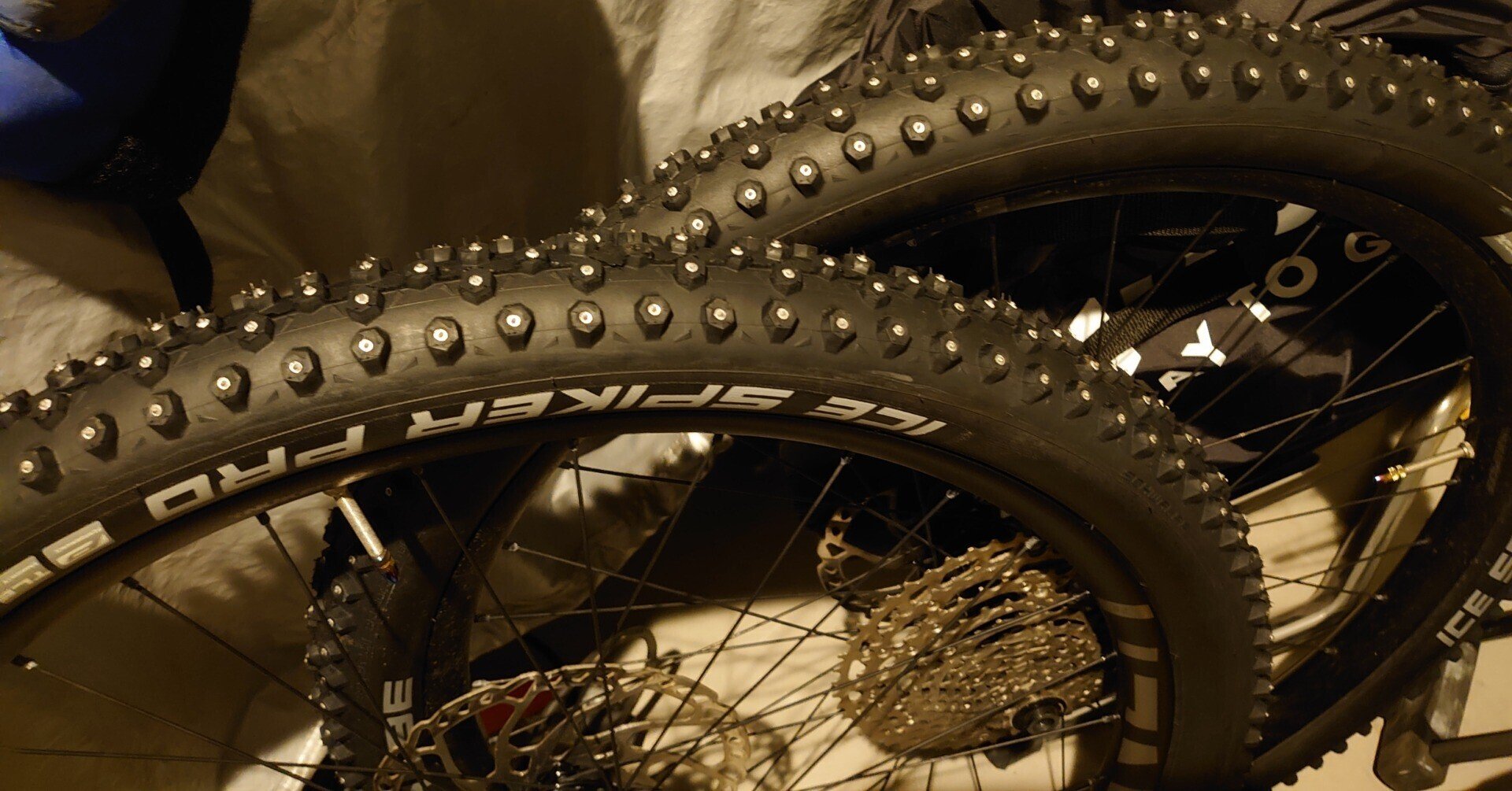 スパイクタイヤ シュワルベSCHWALBE アイススパイカープロ 29x2.25