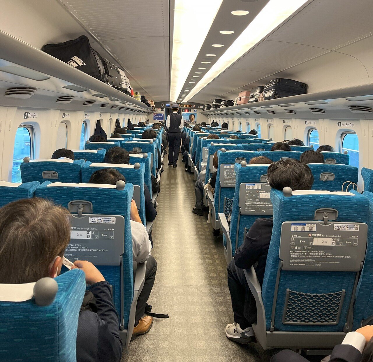 昨日は、京都-名古屋間のぞみ🚄自由席は空席なしで立っての34分でした