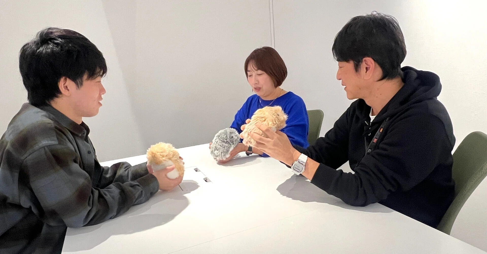 本日発売のAIペットロボット「Moflin（モフリン）」の飼い主に育てた