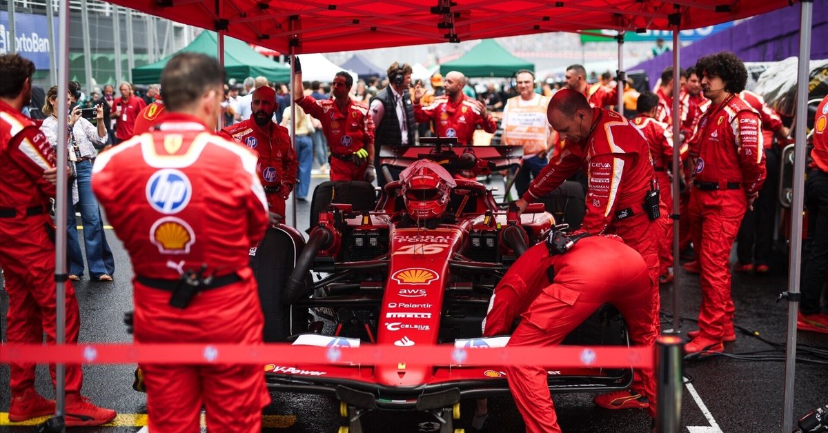 Ferrari バイクジャケット 豪華 黒 赤 F1ジャケット Ferrari バイクジャケット 豪華 黒 赤 F1ジャケット