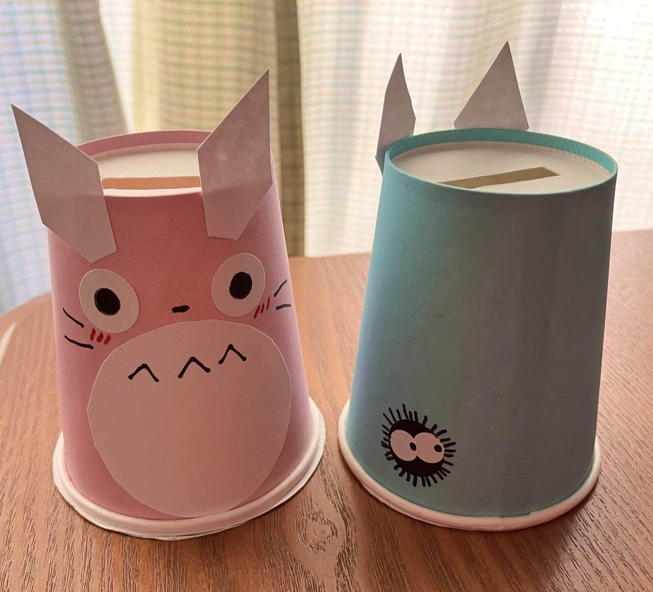 となりのトトロ コロコロ 貯金箱 トトロのどんぐりあつめ Amazon.co.jp