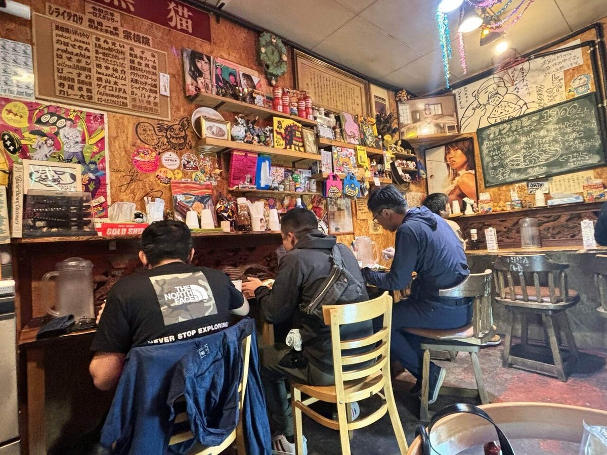 アダルトショップ店内の様子 静岡】元アダルトショップのカツカレーが絶品だった｜chica