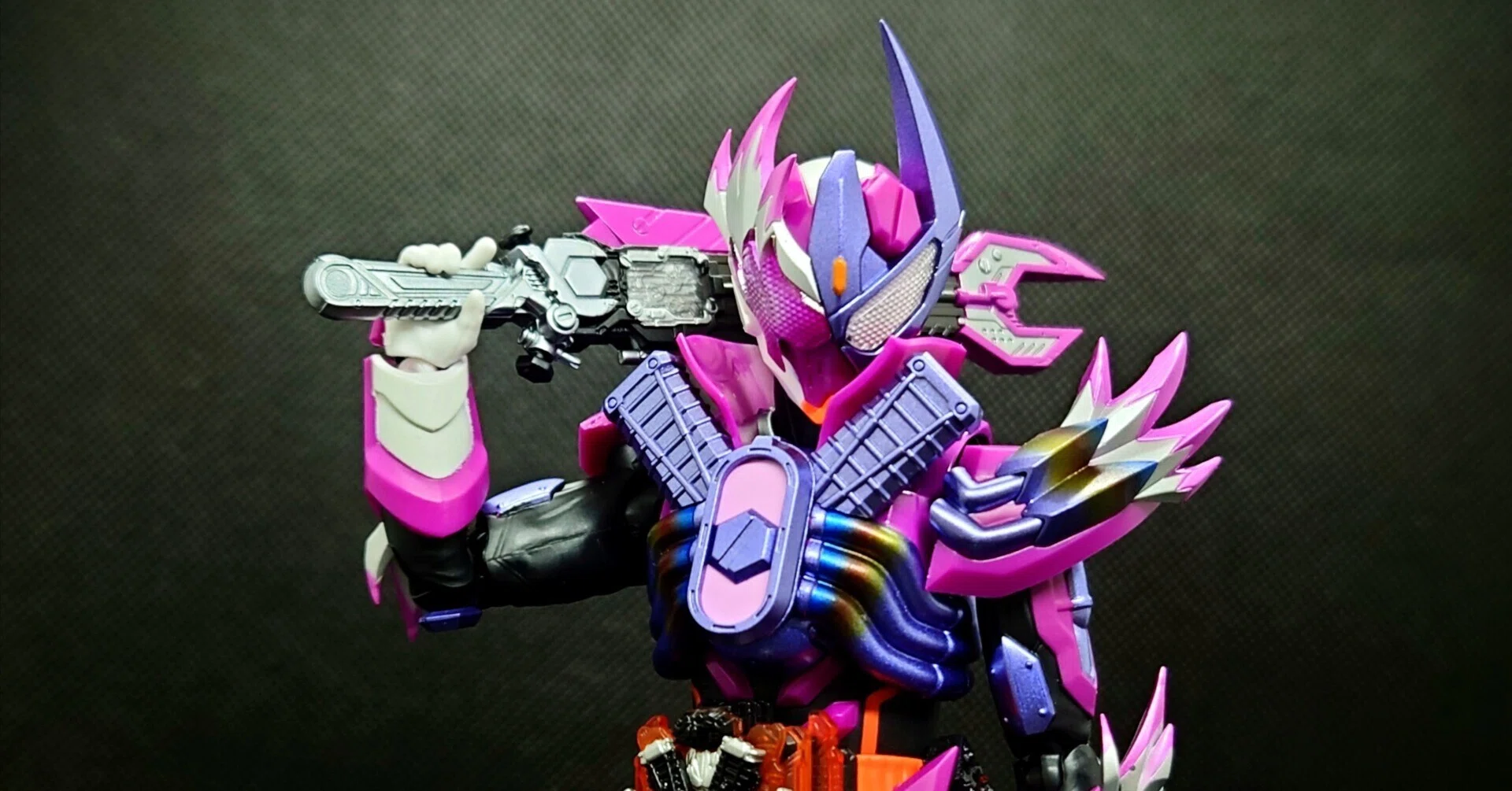S.H.Figuarts 仮面ライダーヴァルバラド レビュー｜こすもす
