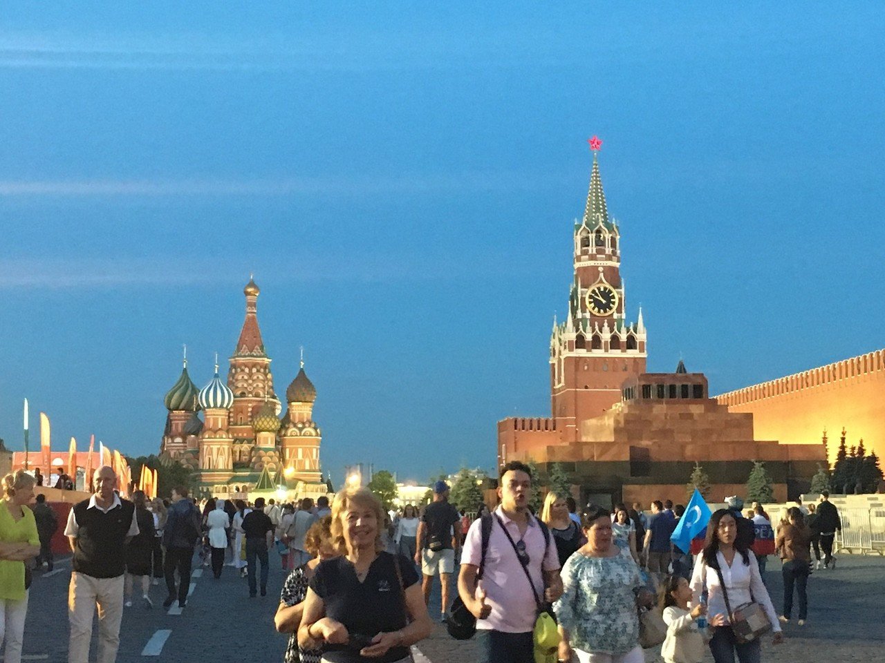 ロシア モスクワ 赤の広場風景 ドゥラーク寛爺 Note