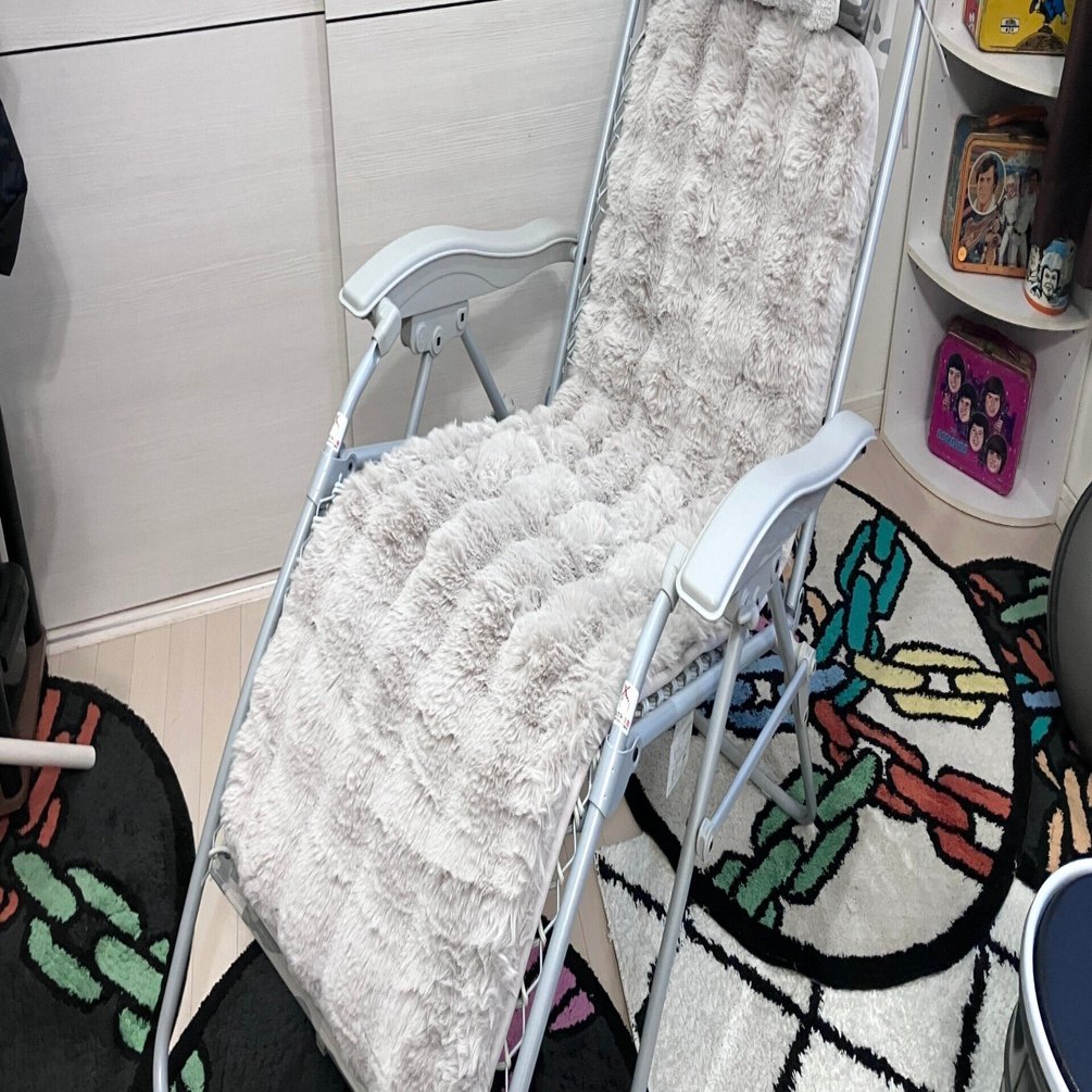 インフィニティチェアに、ニトリのポコポコロングチェアシートが