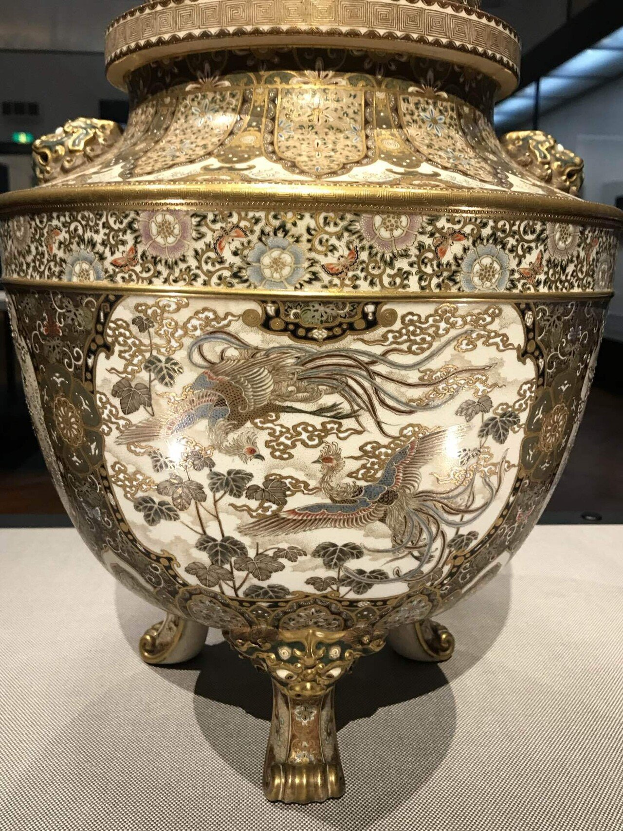 東京国立博物館で錦光山宗兵衞作「色絵金欄手鳳凰文飾壺」がご覧 東京国立博物館で錦光山宗兵衞作「色絵金欄手鳳凰文飾壺」がご覧