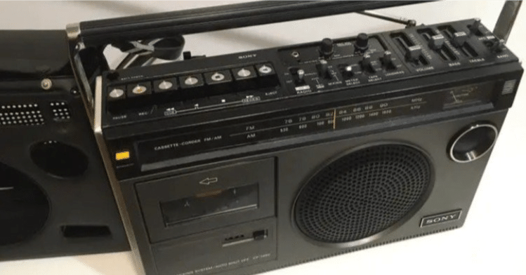 CD/MDラジカセの修理｜朔太郎