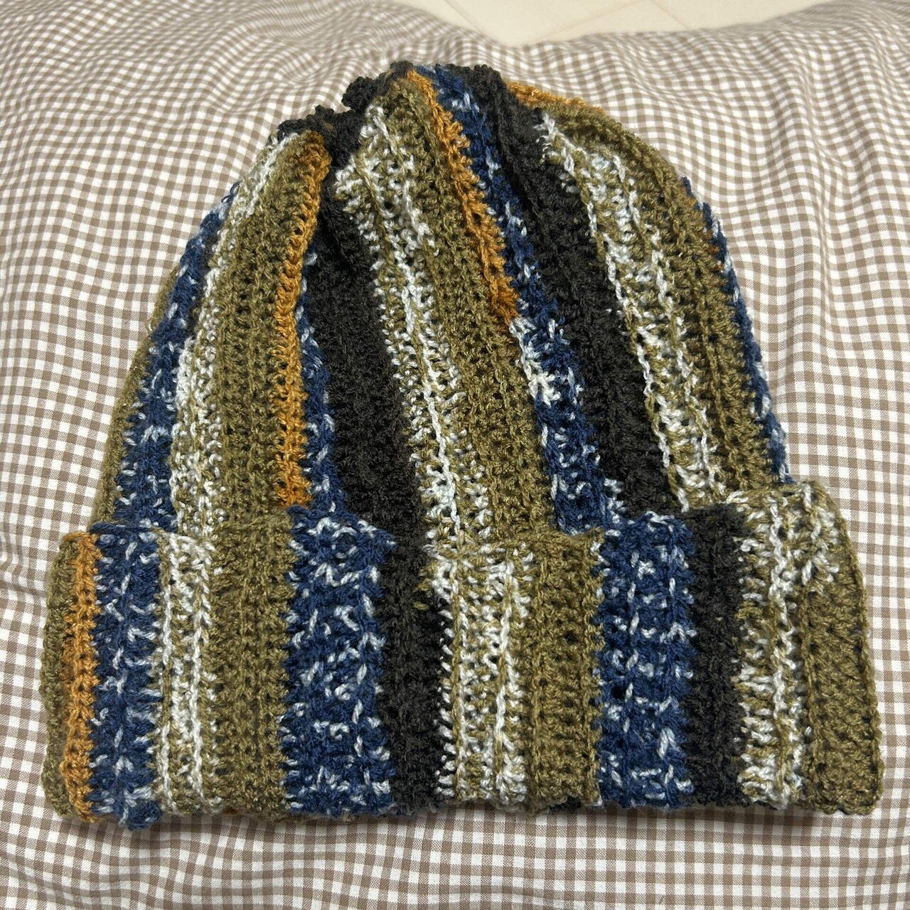 R4-0050）ロイヤルコペンハーゲン 編み物をする少女 フィギュリン