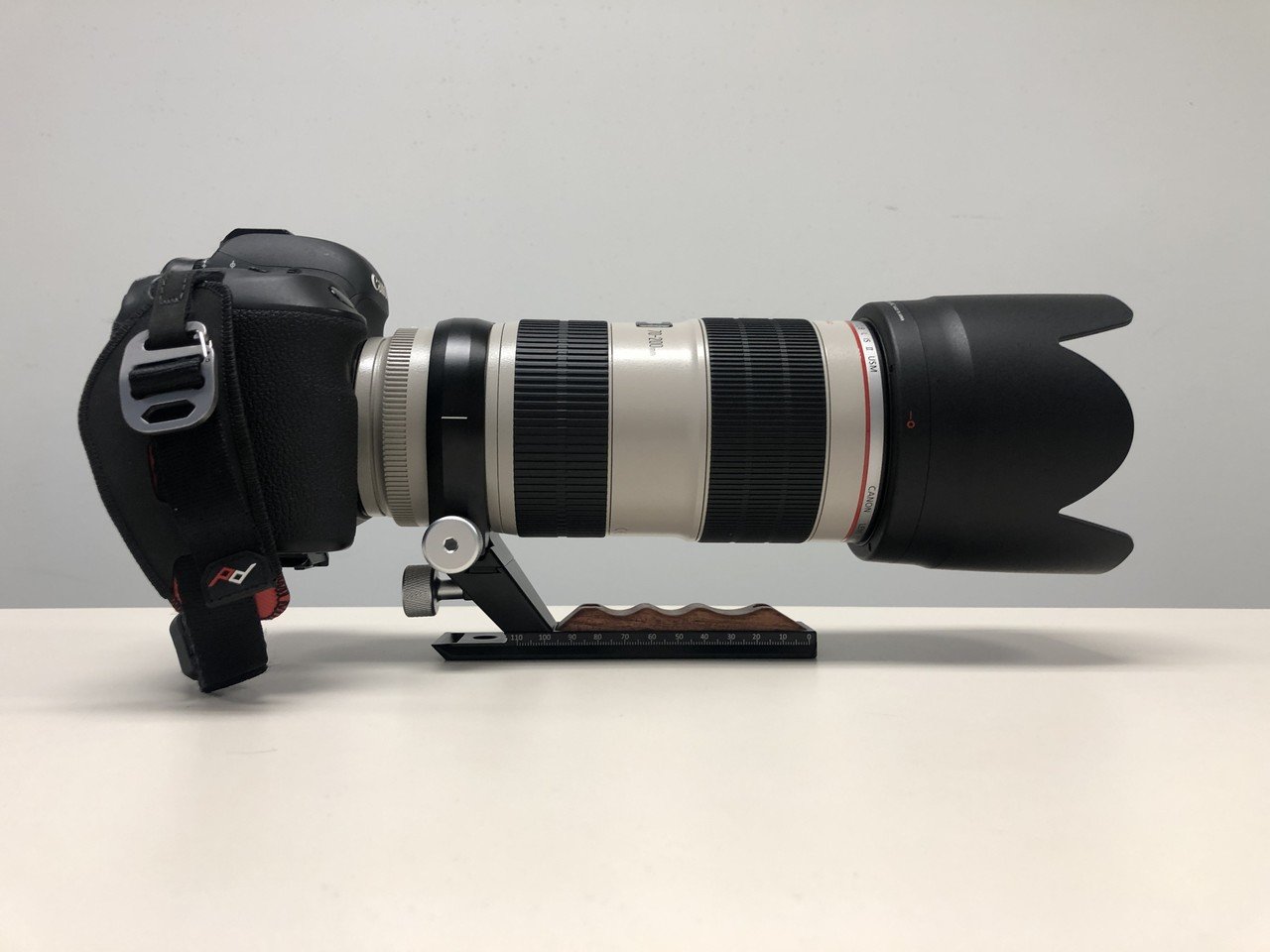 SmallRigの三脚座｜MOJA MOJA