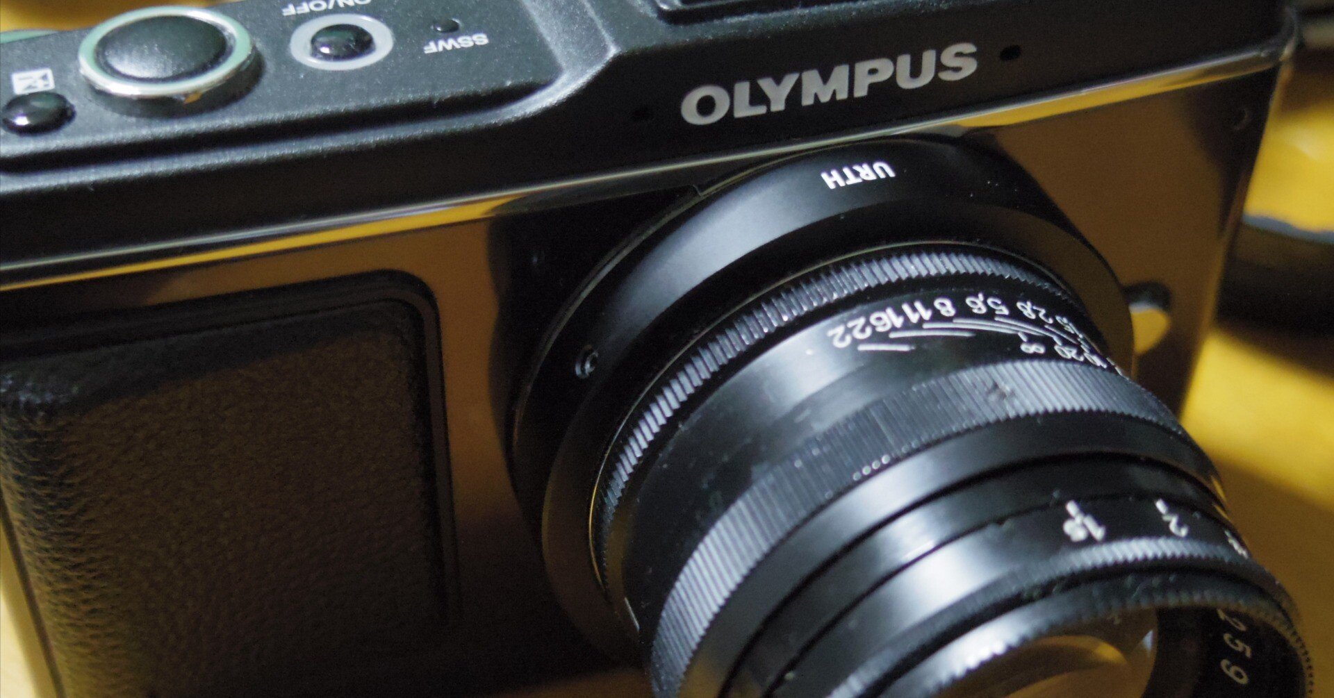 美品　OLYMPUS PEN E-P2 黒　手振れ✖　定番ズームレンズも Amazon | OLYMPUS マイクロ一眼 PEN E-P2 レンズキット ブラック E