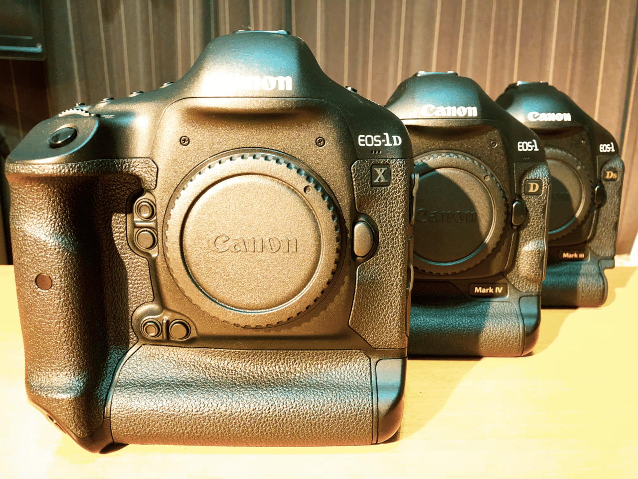 ≪S数4000以下≫キャノン　Canon EOS 1DX ボディ ≪S数4000以下≫キャノン Canon EOS 1DX ボディ ≪S数4000以下