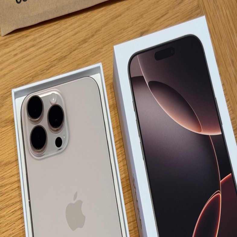 iPhone16Pro Max 256GB「背面に損傷あり」 iPhone 16 Pro Max Back