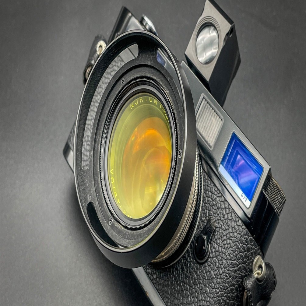 良品 Nikomat FTN＋50mm f1.4 純正ストラップ・フィルター付 Nokton 50mm F1.4にイエローフィルターを装着してフォトウォーク｜MOJA