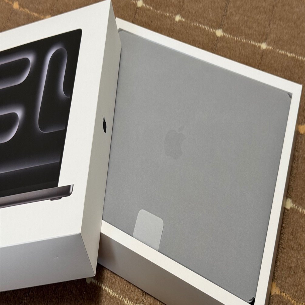 超美品　MacBook Pro おまけ山盛り^_^ 超美品 MacBook Pro おまけ山盛り^_^ 超美品 MacBook Pro おまけ