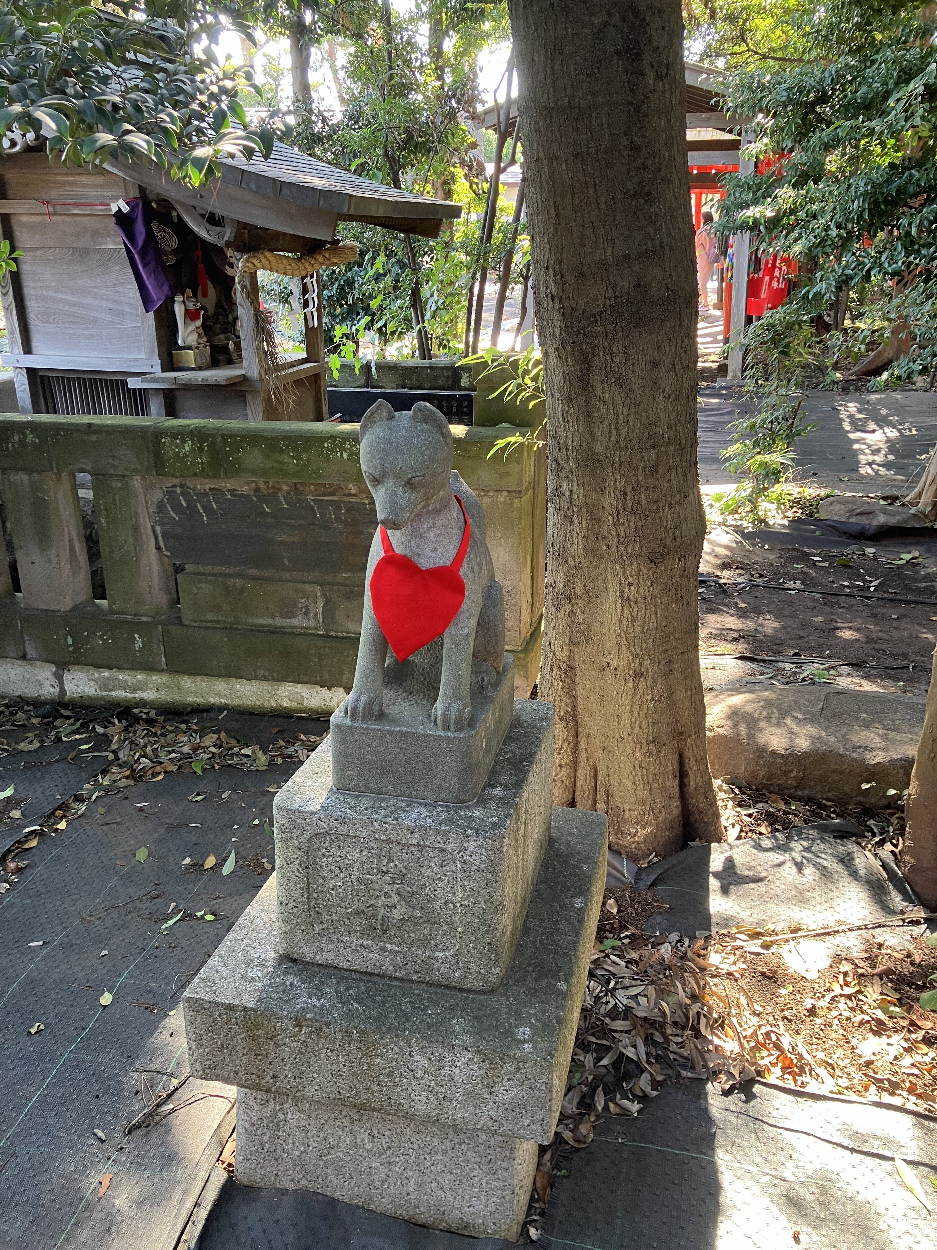 彫金 ばけばけお狐さん 前金具 赤銅？ 敬逢 秀逸 刀装具 銘 于英子 包