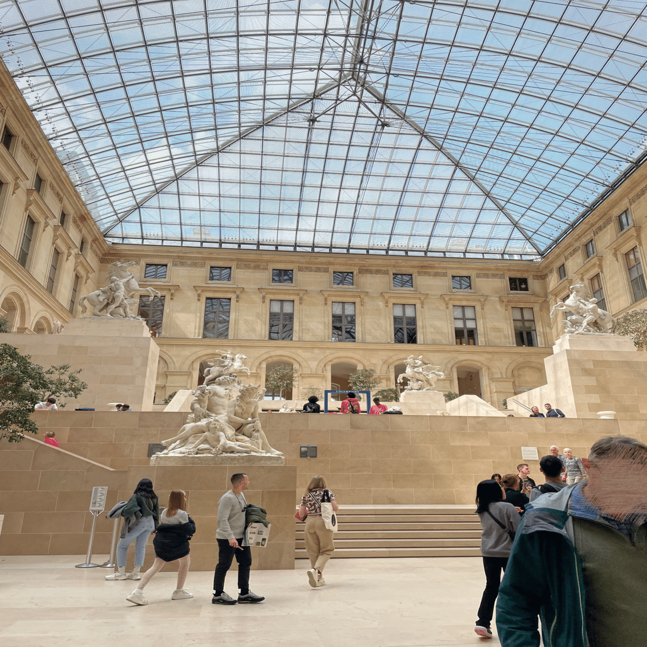 ひとりでパリを旅した話13】疲れきった脳でルーブル美術館について