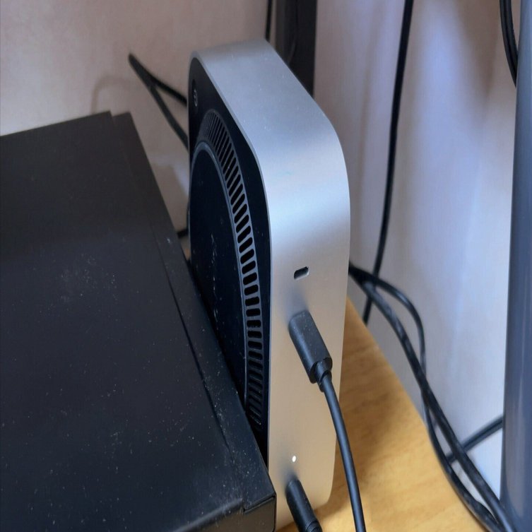 M4 Mac mini 電源ボタンはこう押せ！｜けーた