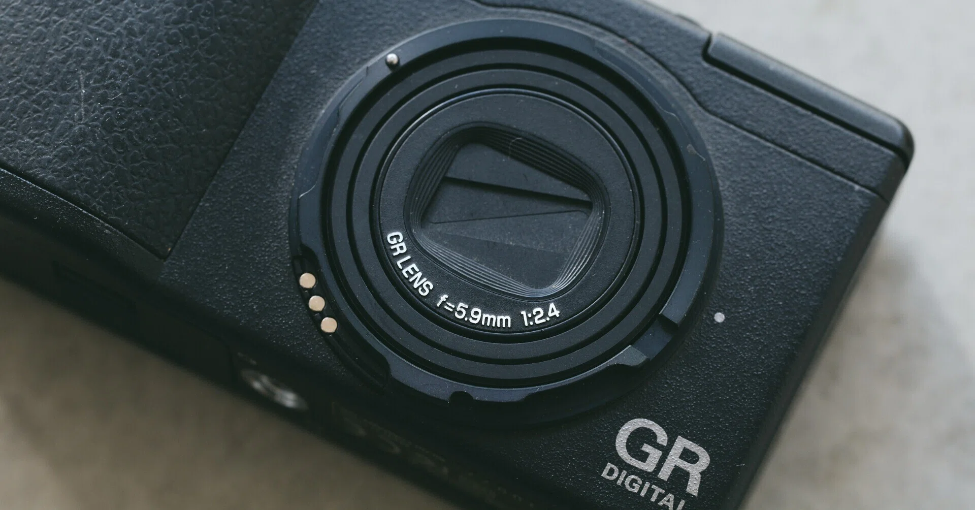 RICOH GR DIGITAL 2　コンパクトデジタルカメラ　オールドコンデジ オールドコンデジがブームらしいので「RICOH GR DIGITAL II」を