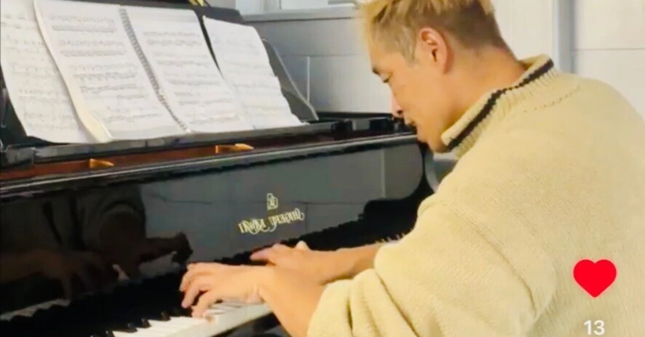 音楽家とピアノのリトグラフ 大人から習い始めたピアノ】20241117 本番前のリハーサルインスタ