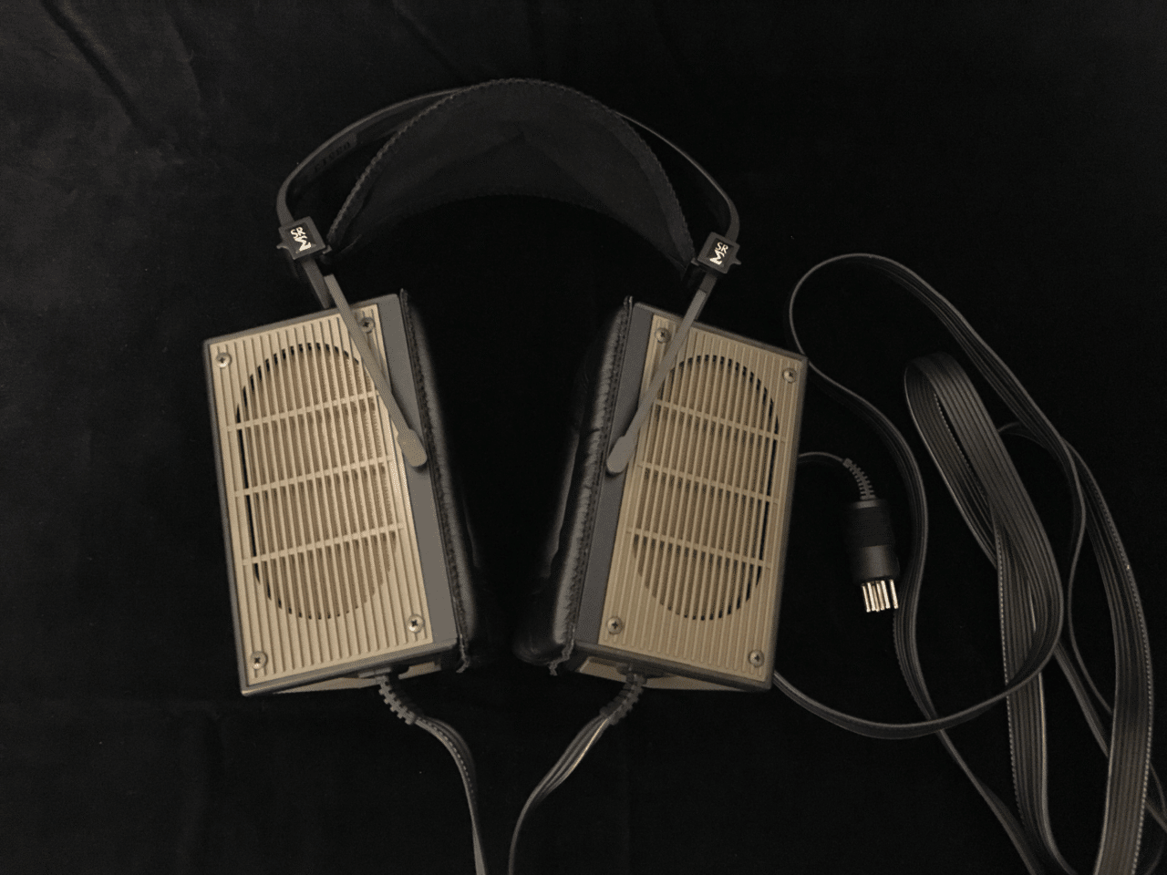 STAX SR-Σ エレクトロスタティックヘッドフォン 変な形のヘッドホン！ STAX SR-Σを紹介します。 シロサメの